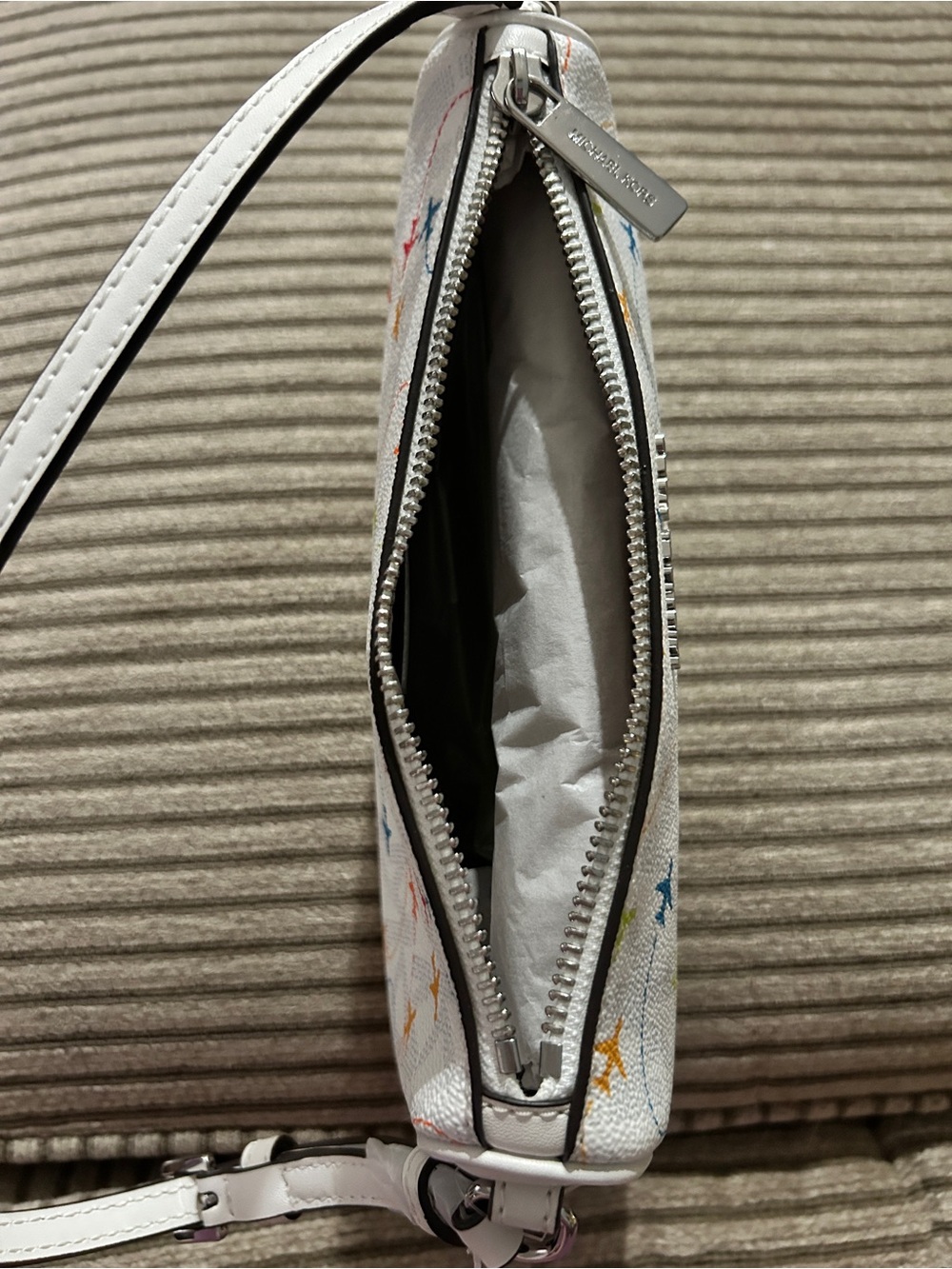 NWT Michael Kors Jet Set Medium Pochette White Airplane Print Shoulder Bag - Picture 7 of 9
